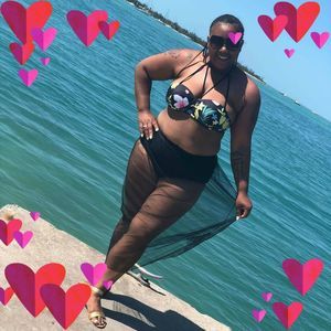 Meet your Posher, Crystal